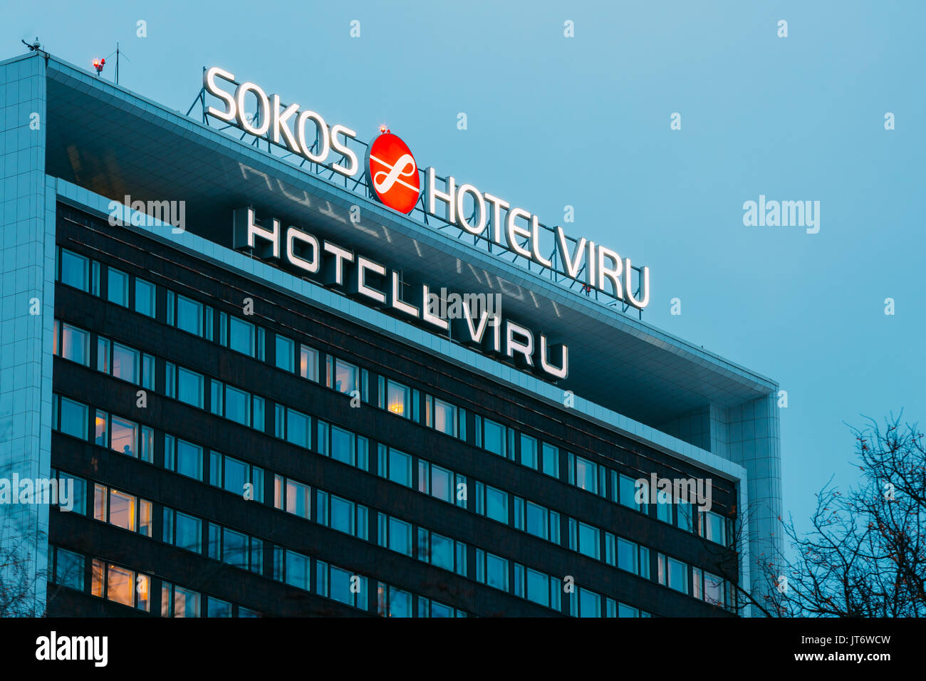 Tallinn, Estonie - 3 décembre 2016 : Sokos Hotel Viru administré par l'Intourist et appelé Hotell Viru est connecté au centre commercial Viru Keskus Banque D'Images