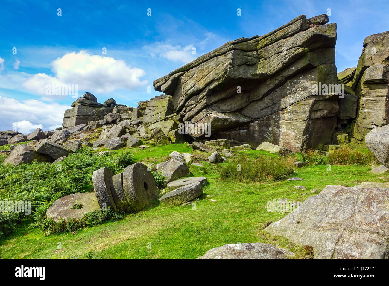 Meules abandonnées, en dessous de Stanage Edge, Peak District, Derbyshire Banque D'Images