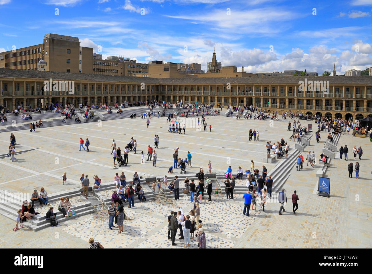 L'ouverture récente de la Pièce Hall après une £19 millions de programme de conservation et de transformation, Halifax, West Yorkshire, Angleterre, Royaume-Uni. Banque D'Images