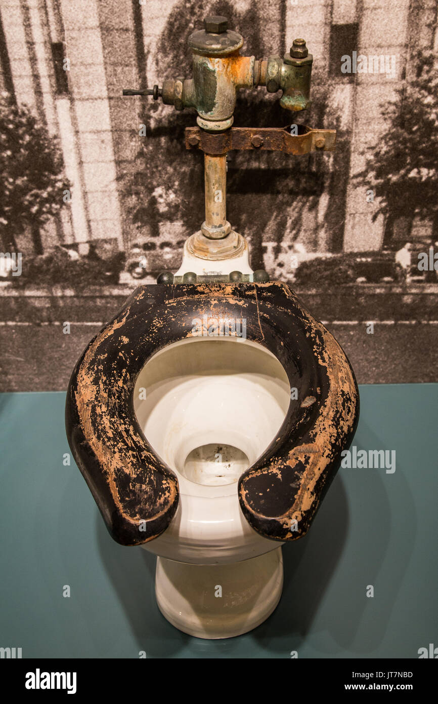 Des Toilettes Au Retro Toilettes Toto Museum Le Japon Rend Certains Des Toilettes Le Plus Sophistique Au Monde Toto Le Musee Est Consacre A L Histoire De Rincer Photo Stock Alamy