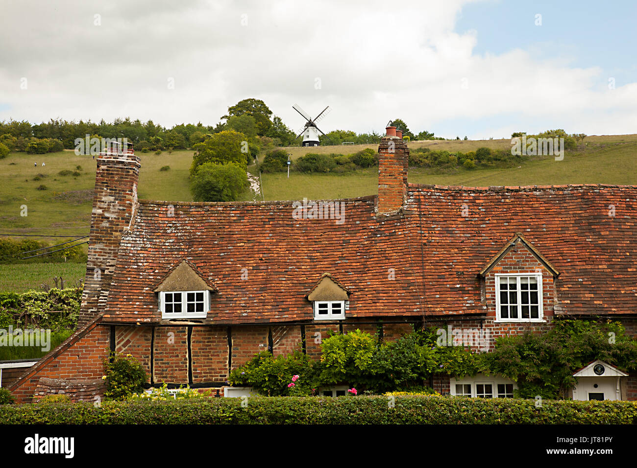 Turville dans les collines de Chiltern avec vue sur country cottages vers Cobstone moulin le paramètre de Chitty Chitty Bang Bang Banque D'Images