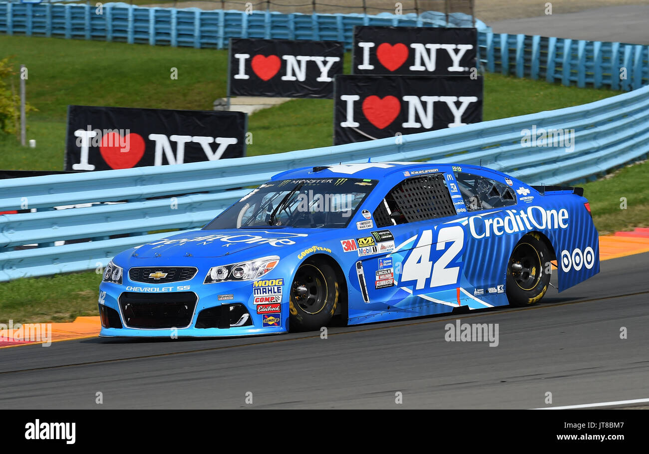 6 août 2017 : Monster Energy Cup NASCAR pilote série Kyle Larson # 42 au cours de la NASCAR Cup Series Monster Energy I Love NY 355 au Glen le dimanche, Août 6, 2017 à Watkins Glen International, à Watkins Glen, New York. Barnes riche/CSM Banque D'Images