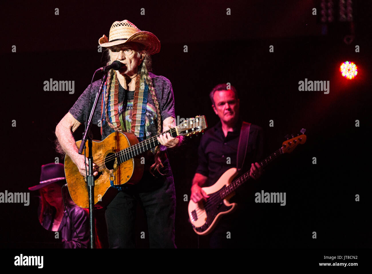 Merritt, CANADA. 6e août, 2017. Musicien, chanteur, auteur-compositeur et Willie Nelson effectuant à Rockin River Music Festival à Merritt, BC, CANADA. . Crédit : Jamie Taylor/Alamy Live News. Banque D'Images