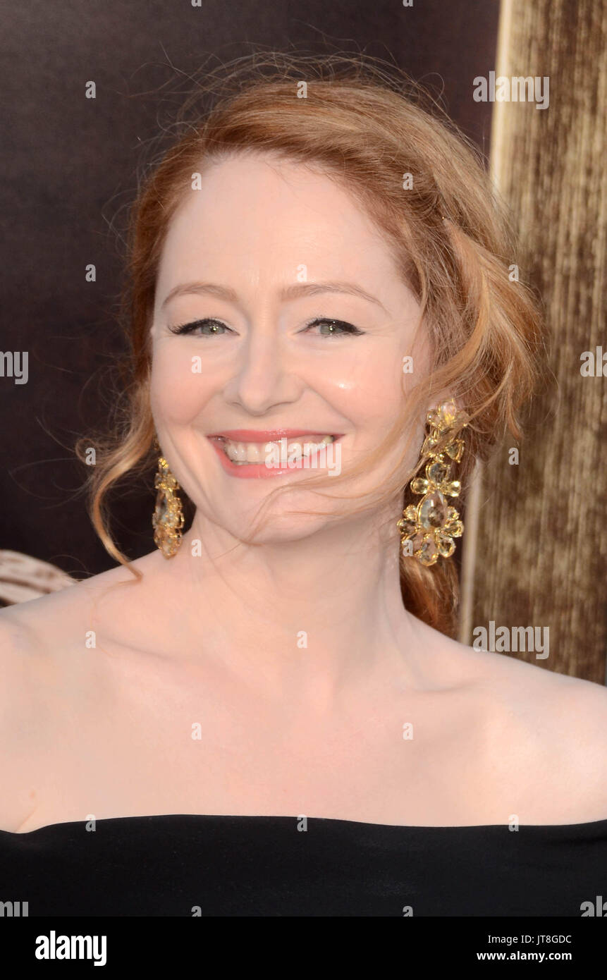 Hollywood, CA. 7e août, 2017. Miranda Otto à l'Annabelle : création première au théâtre chinois de Grauman à Hollywood, Californie le 7 août 2017. Crédit : David Edwards/media/Alamy Punch Live News Banque D'Images