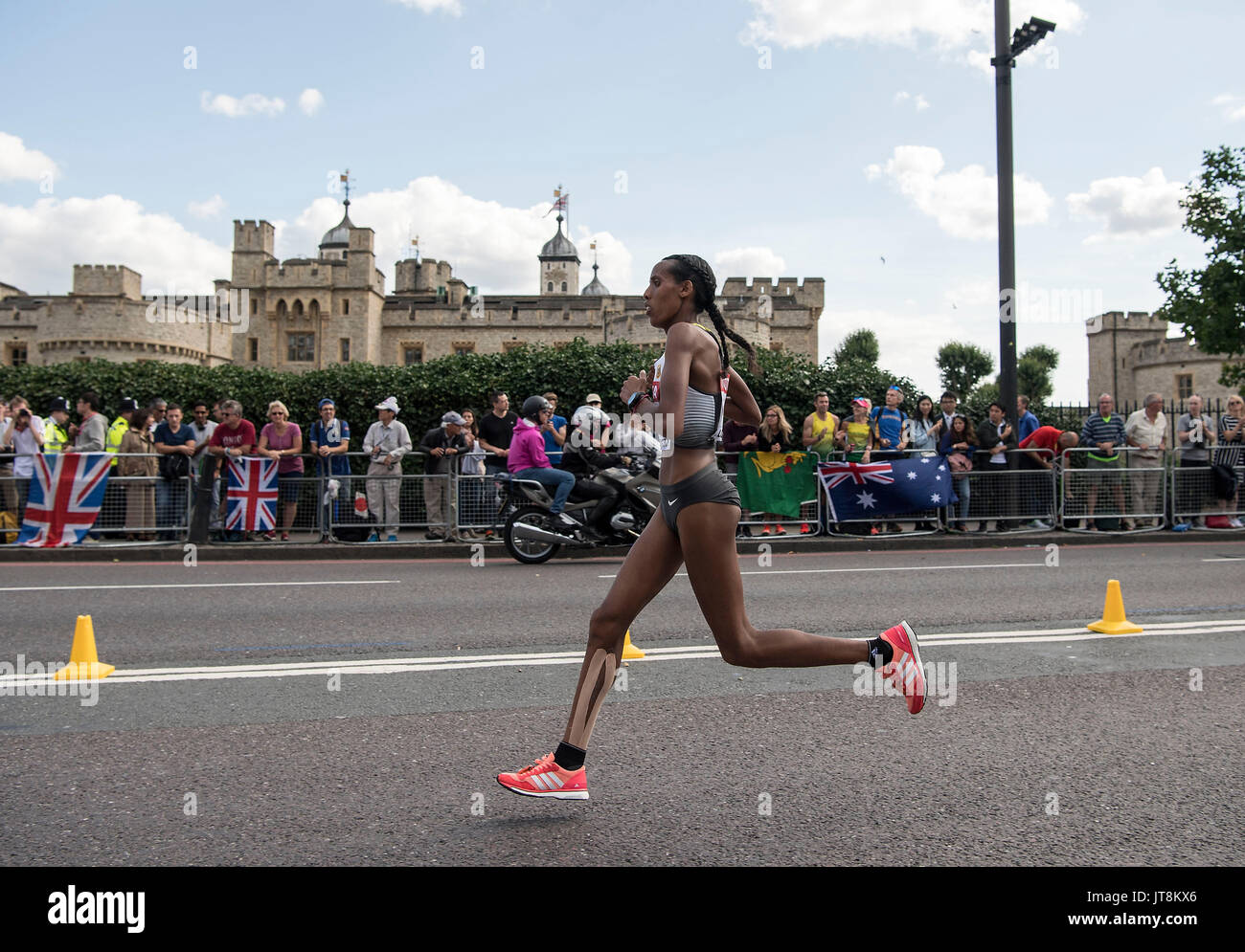 GELETO sort Tola, Deutschland, Aktion vor dem Tour de Londres, Marathon der Frauen am 06.08.2017 Leichtathletik Weltmeisterschaft 2017 à Londres/ Grossbritannien, vom 04.08. - 13.08.2017. | Verwendung weltweit Banque D'Images