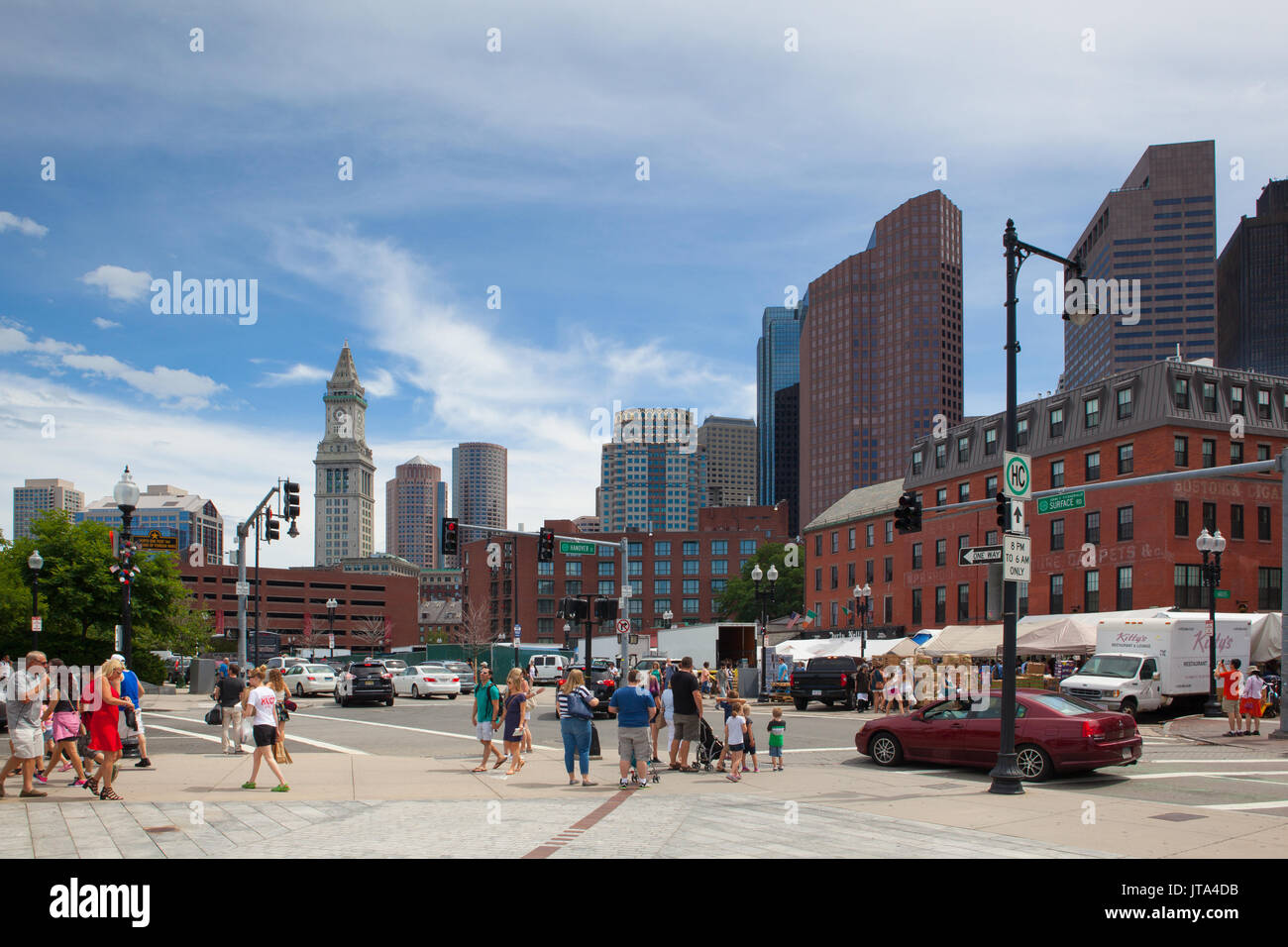 Boston, Massachusetts, USA - Juillet 2,2016 : l'extrémité nord Parcs le Rose Kennedy Greenway reconnecté Boston. L'espace vert a été créé dans une Banque D'Images