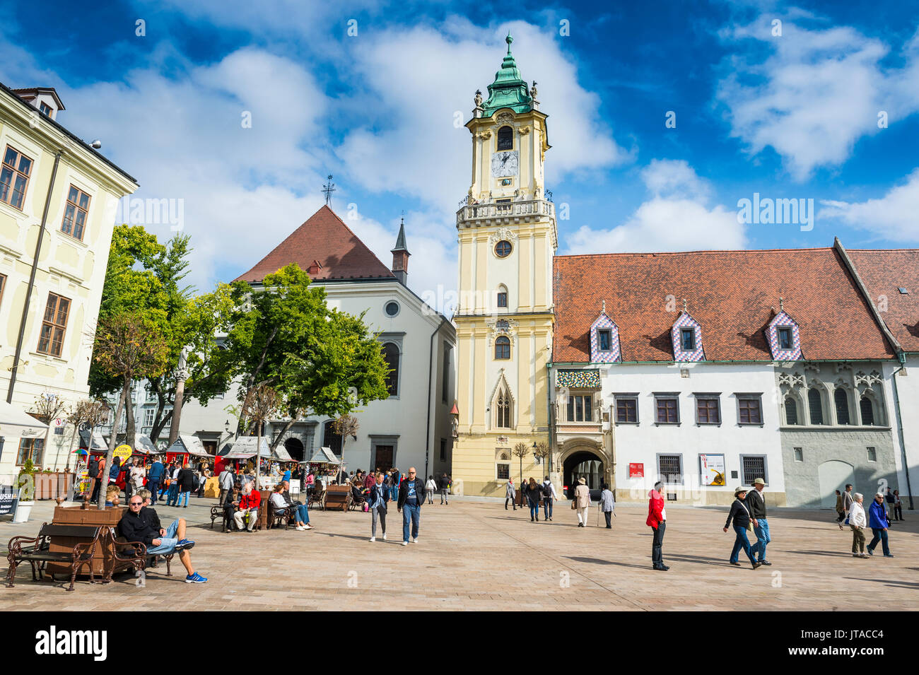 Ancien hôtel de ville sur la place Hlavne namestie, Bratislava, Slovaquie, Europe Banque D'Images