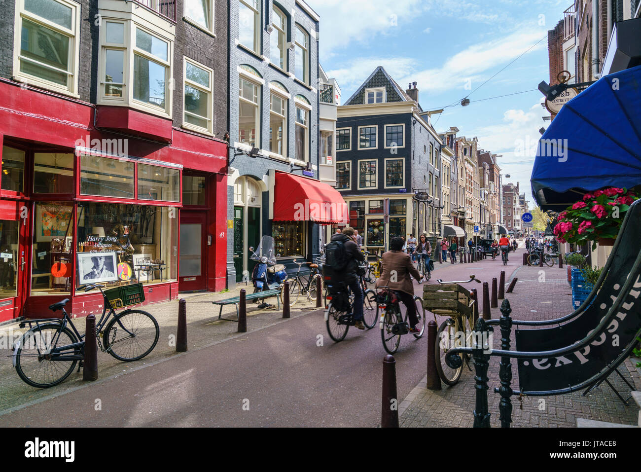 Les antiquaires et galeries d'art de Nieuwe Spiegelstraat, Amsterdam, Pays-Bas, Europe Banque D'Images