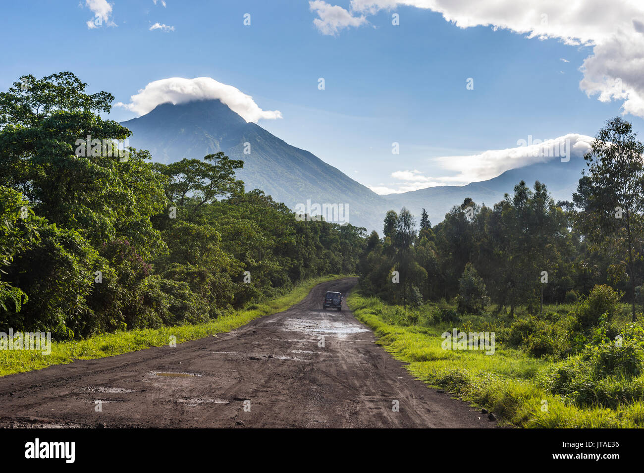 La chaîne de montagnes volcaniques du Parc National des Virunga, site du patrimoine mondial de l'UNESCO, la République démocratique du Congo, l'Afrique Banque D'Images