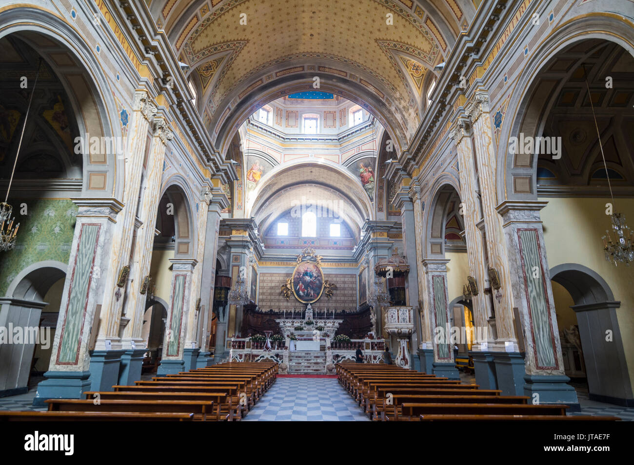 Intérieur de la cathédrale d'Oristano, Oristano, Sardaigne, Italie, Europe Banque D'Images