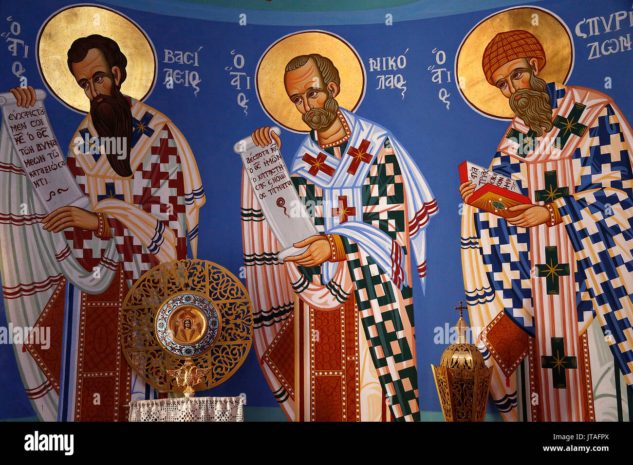 Objet liturgique et plein air dans le sanctuaire de Pedoulas Eglise orthodoxe, Pedoulas, Chypre, Europe Banque D'Images