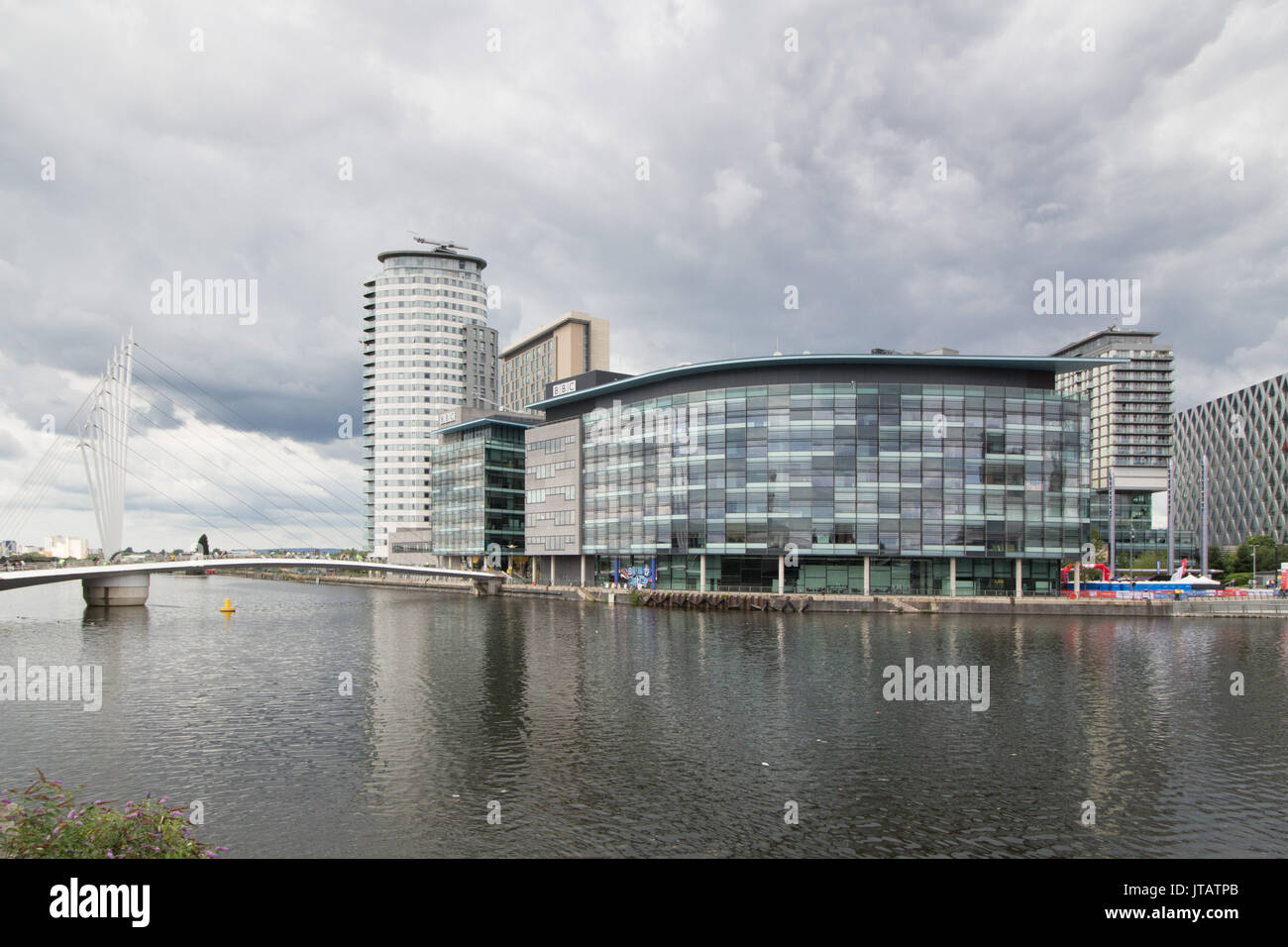 La vue sur Canal et Salford Quay vers MediaCityUK , maison pour BBC Banque D'Images