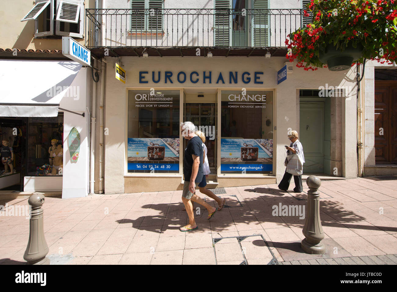 La direction générale des changes EUROCHANGE à Antibes, ville balnéaire méditerranéenne situé entre Cannes et Nice sur la côte d'Azur, Provence-Alpes-Côte d'Azur Banque D'Images