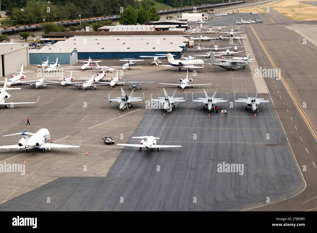 Boeing F/A-18E/F Super Hornet de l'US Navy Strike Fighter Squadron 143 (VFA-143), également connu sous le nom de "chiens Pukin', à Boeing Field, Seattle, WA, USA Banque D'Images