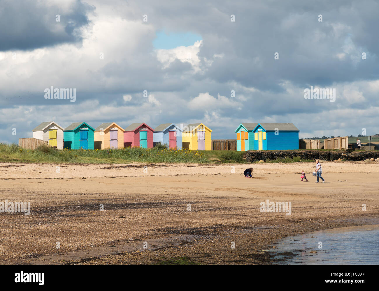 Cabines de plage, déambulent, Northumberland, England, UK Photo Stock