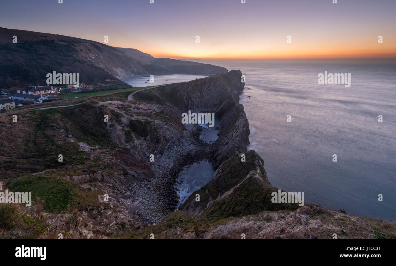 Lulworth Cove et trou de l'escalier dans le Dorset. Banque D'Images