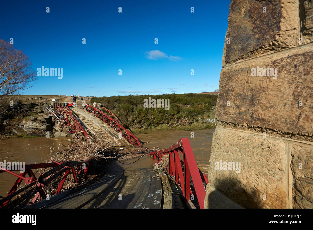 Historic pont suspendu au-dessus de la rivière Taieri, Sutton, Otago, île du Sud, Nouvelle-Zélande (détruit en 2017) Inondations Banque D'Images