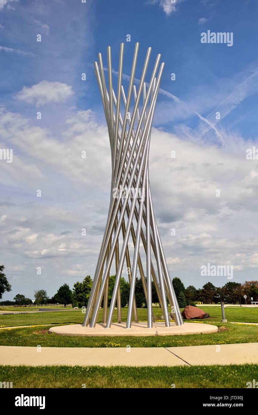'Tractricious" une sculpture extérieure en face de la complexe industriel du Fermilab au Fermilab à Batavia, Illinois, USA. Banque D'Images