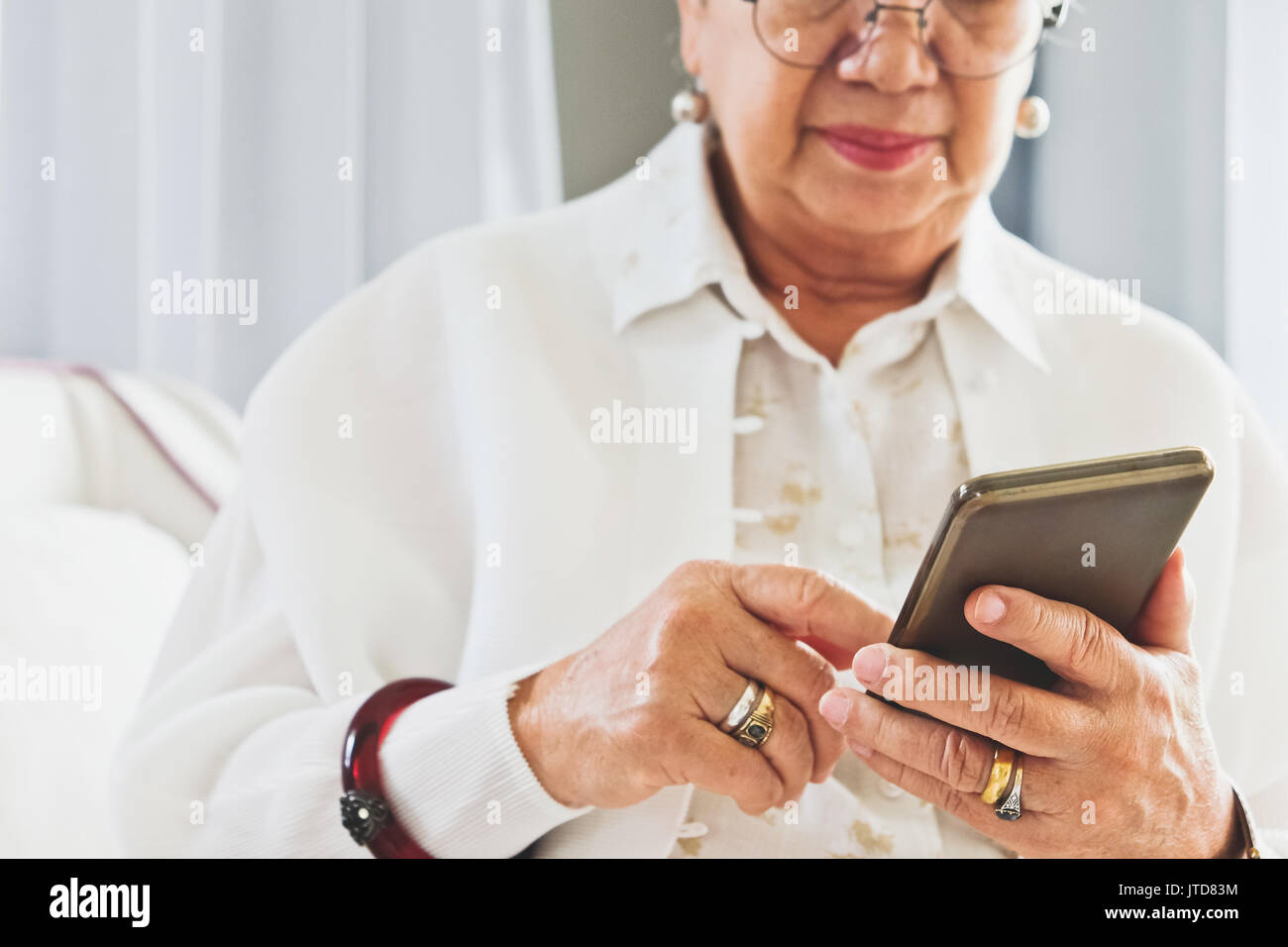 Les fleurs de cerisier à Meguro river à Tokyo au Japon,La rivière est un lieu populaire pour ses cerisiers en fleurs au printemps. Banque D'Images