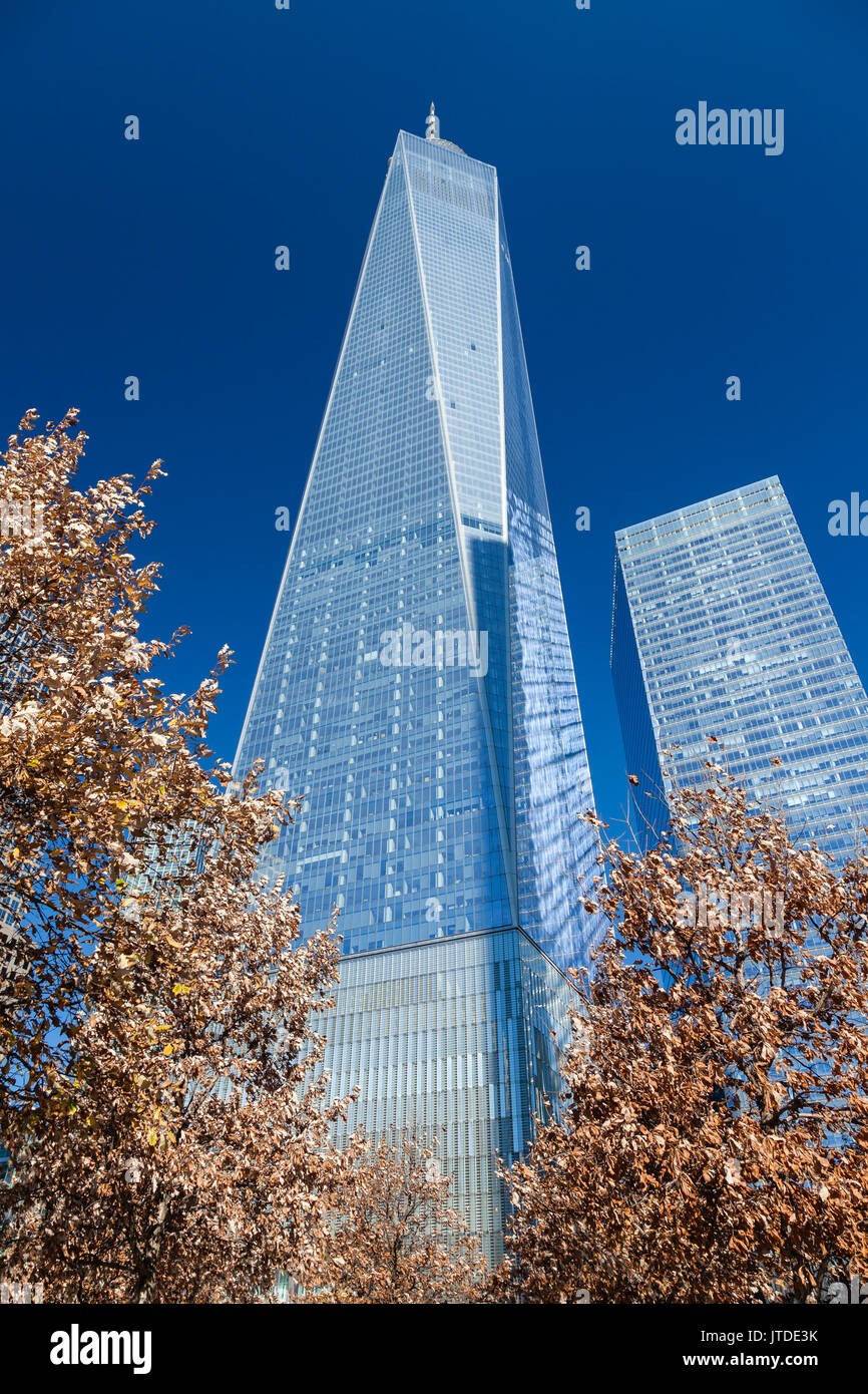 Un centre commercial mondial à New York. À 1 776 pieds de hauteur, le One World Trade Center est