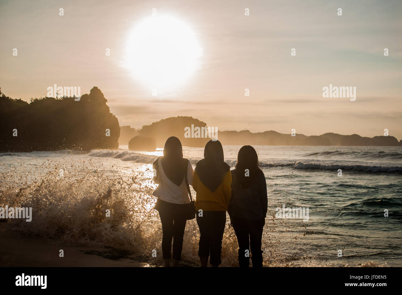 Nurise en attente à goa Cina Malang, Indonésie Banque D'Images