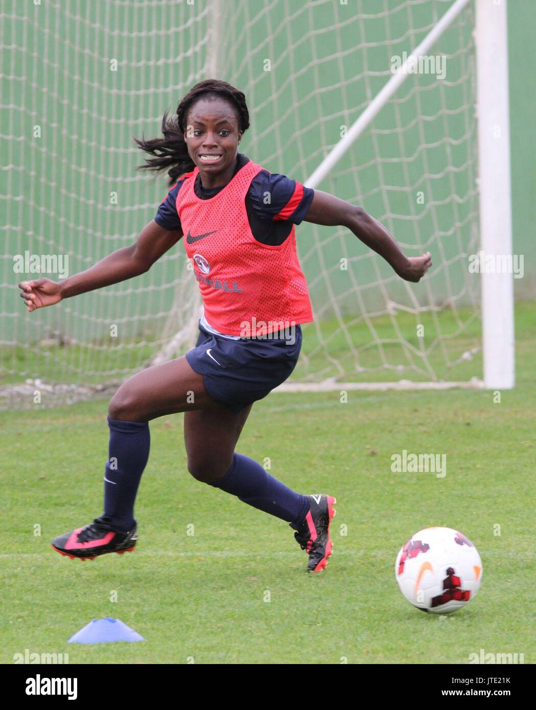 Le lundi 13 janvier 2014. L'Angleterre l'équipe de football des femmes formation à la manga club, espagne. eniola aluko photo par Tony henshaw / la manga photos Banque D'Images