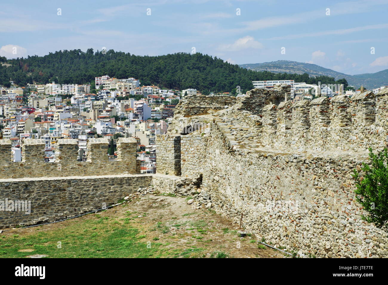 La ville de Kavala, dans le nord de la Grèce, dans la région de l'Macedonia-Thrace, situé sur la mer Egée. Murs de la citadelle byzantine et la partie de la ville. Banque D'Images