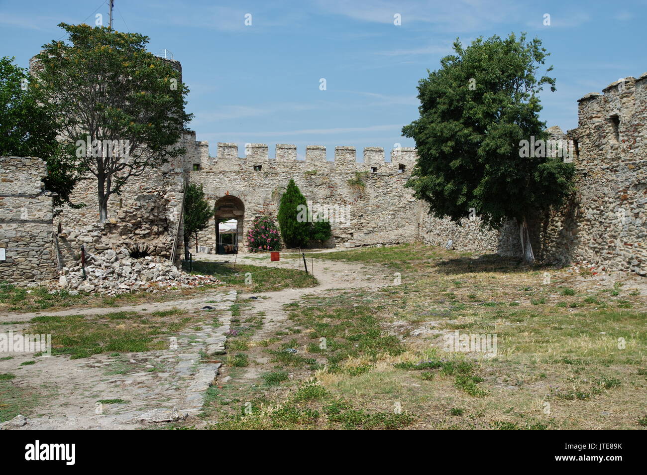 La ville de Kavala, dans le nord de la Grèce, dans la région de l'Macedonia-Thrace, situé sur la mer Egée. Murs de la citadelle byzantine. Banque D'Images