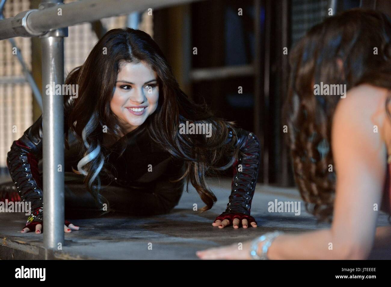 Le Retour Des Sorciers Alex Contre Alex SELENA GOMEZ LES SORCIERS RETOUR : ALEX VS. ALEX (2013 Banque D'Images