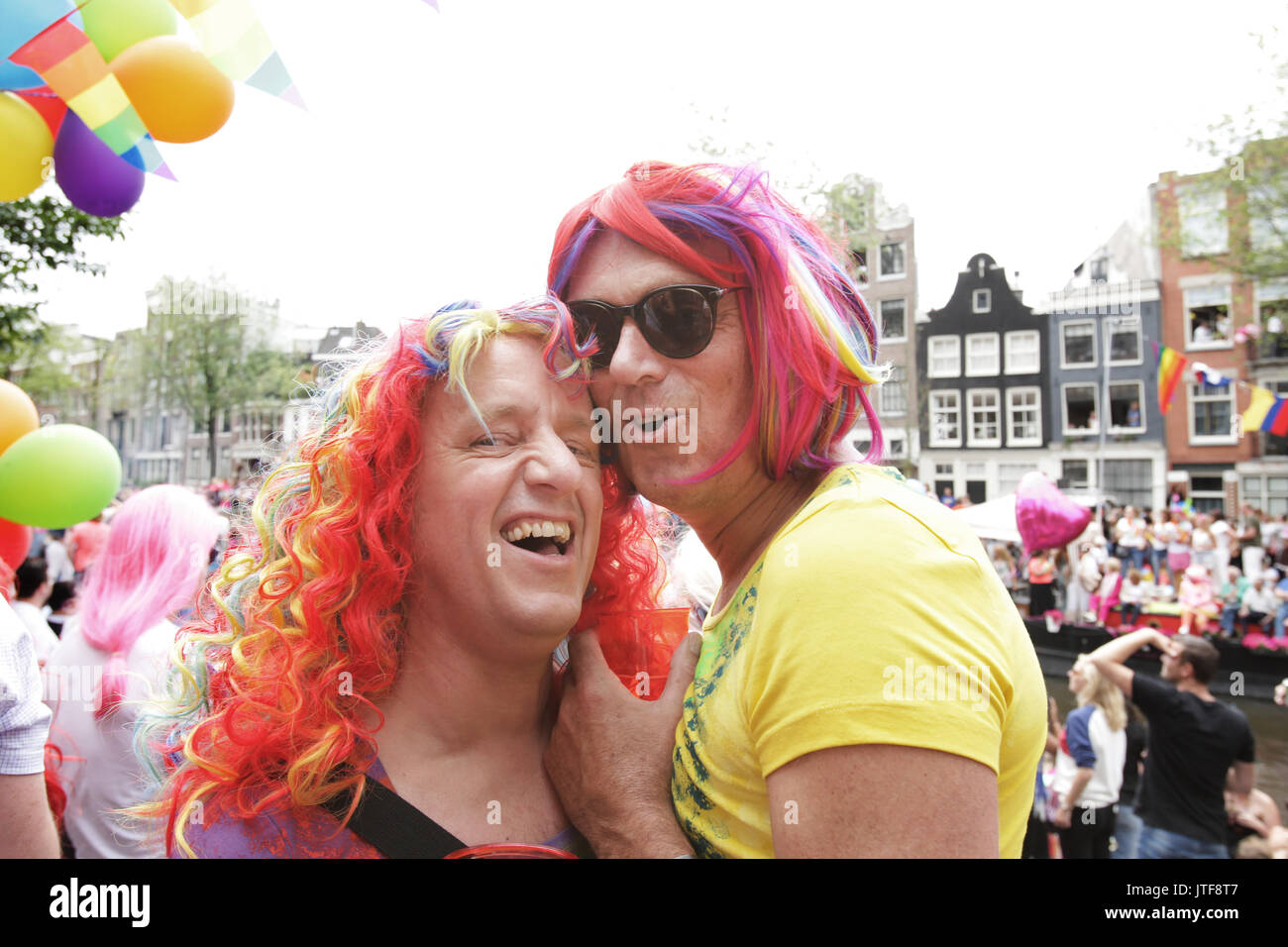 La bohème sur le bateau dans le canal Prinsengracht participant à la parade lors d'un canal à Amsterdam Amsterdam Gay Pride le 5 août , 2017 à Amsterdam Banque D'Images