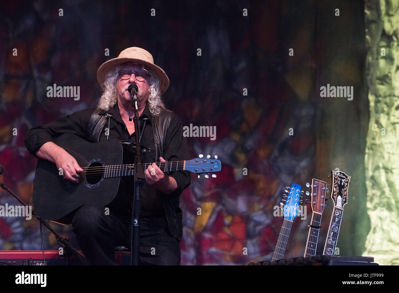 Arlo Guthrie et sa fille Sarah Lee en concert au parc de Long concert, Lancaster, PA. Morceaux inclus Alice's Restaurant, Ville de La Nouvelle Orléans. Banque D'Images