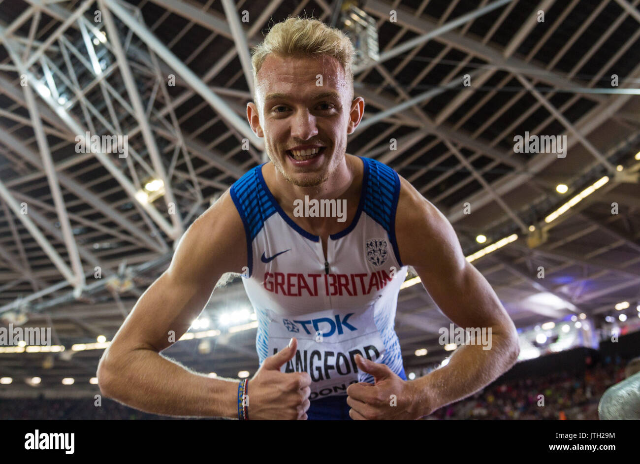 Londres, Royaume-Uni. Le 08 août, 2017. Londres, le 08 août 2017 . Kyle Langford, Grande-Bretagne, célèbre sa 4e place dans la finale du 800 m hommes sur cinq jours de l'IAAF 2017 Championnats du monde de Londres au London Stadium. Crédit : Paul Davey/Alamy Live News Banque D'Images