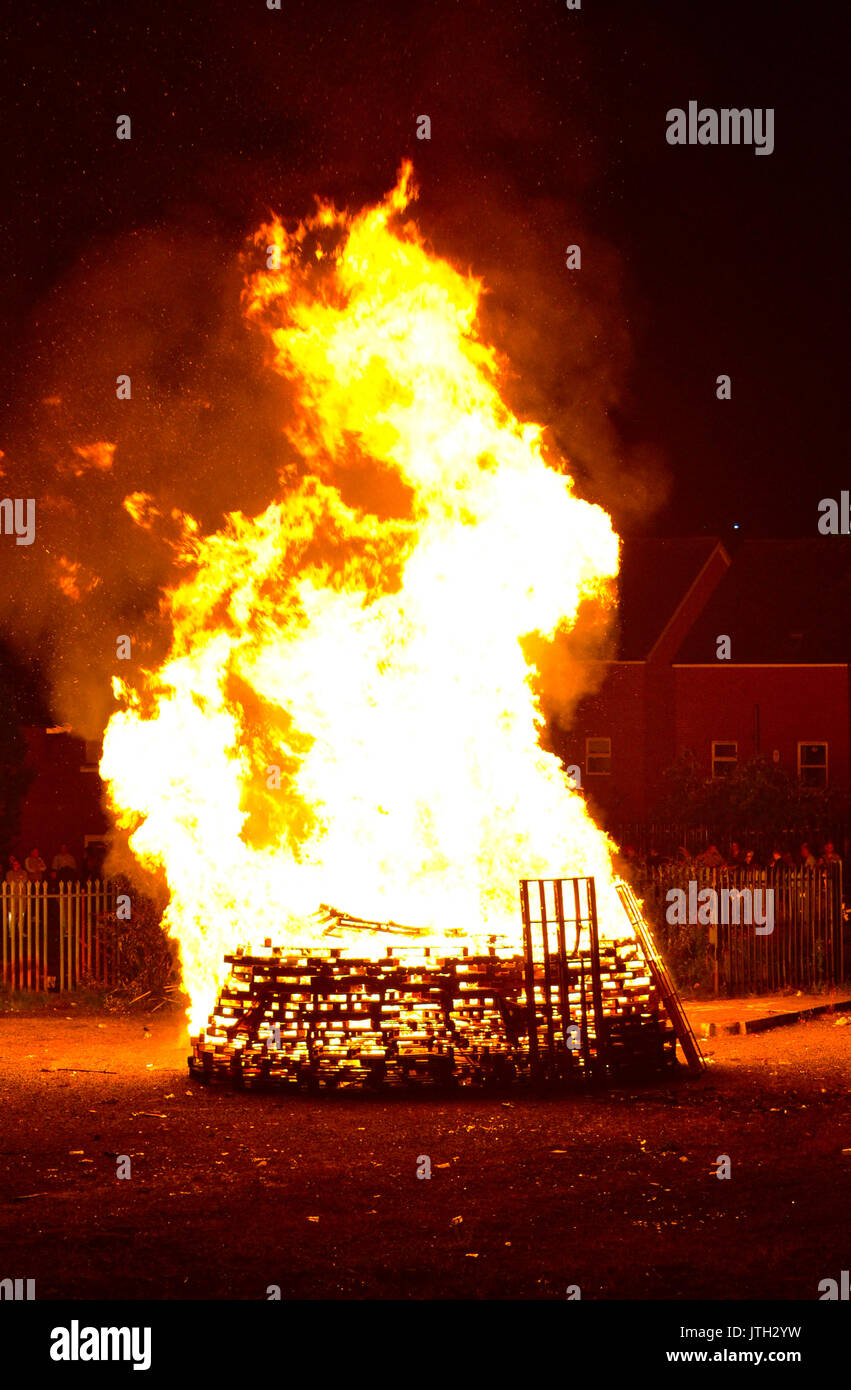 Belfast, Irlande du Nord. 09Th Aug 2017. Un Anti-Internment au feu les marchés de Belfast s'est déroulé dans le calme après une journée ou l'émeute le jour précédent quand le même feu avaient été enlevés. Belfast : UK : 09 août Crédit : Mark Winter/Alamy Live News Banque D'Images