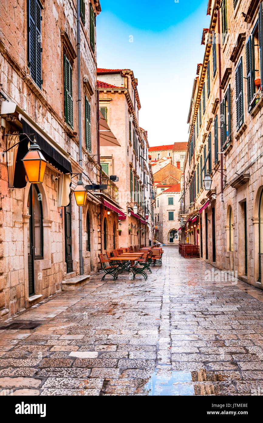 Dubrovnik, Croatie. Vieille ville de Dubrovnik vue sur la rue (cité médiévale) dans la région de Raguse Stradum. Banque D'Images