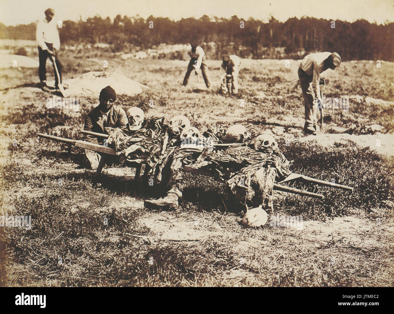 Bataille DE COLD Harbor, New York, 31 mai-12 juin 1864. Photo intitulé un parti d'inhumation, le froid Harbot,Va. de Alexander Gardner's Sketch Book photographique de la guerre Vol II. Banque D'Images