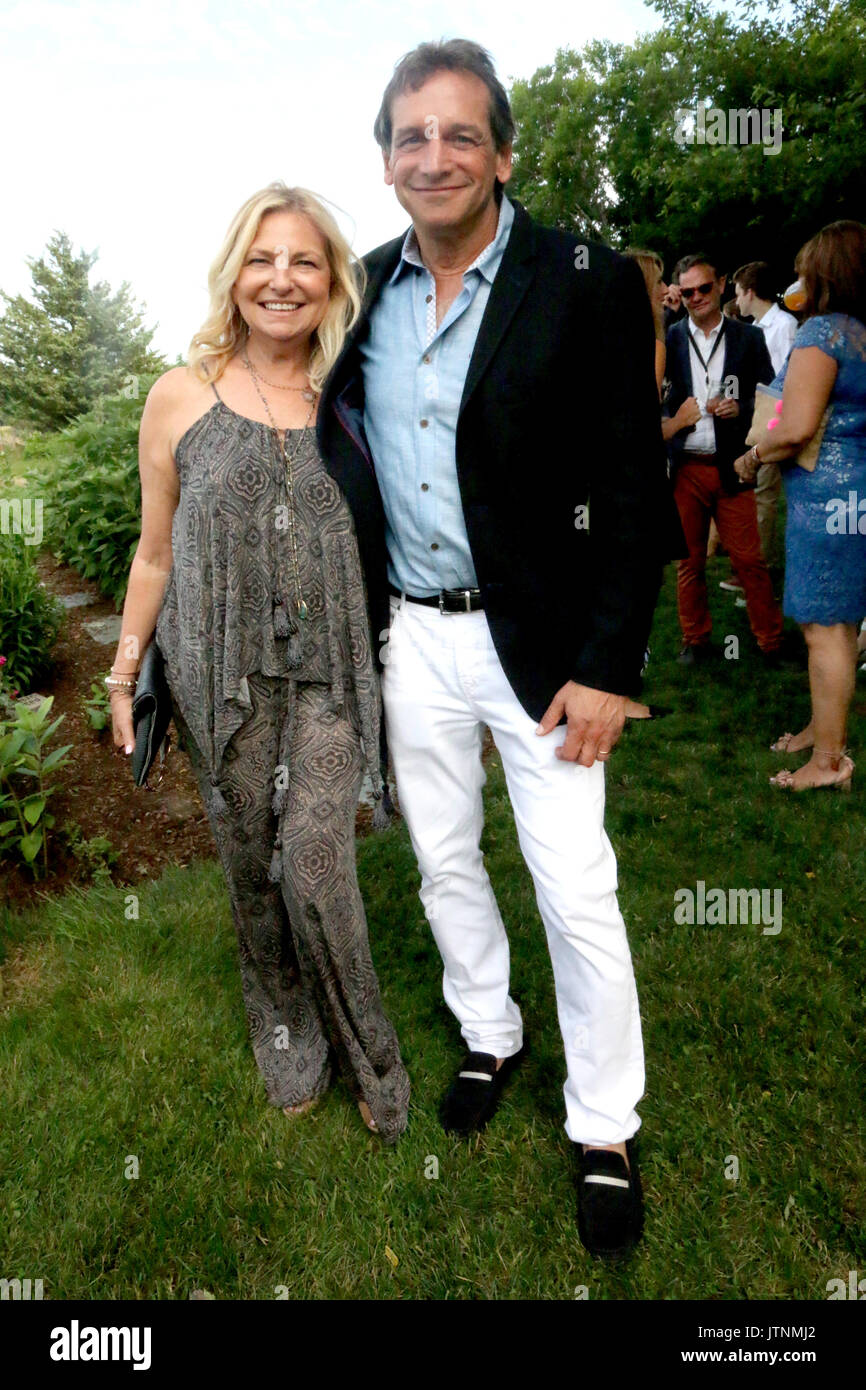 Le SOFO's 28th Annual Summer Gala Nejma et Peter Beard à Bridgehampton comprend : Debra Halpert, David Greenberg Où : Bridgehamton, New York, United States Quand : 08 Jul 2017 Credit : IZZY/WENN.com Banque D'Images