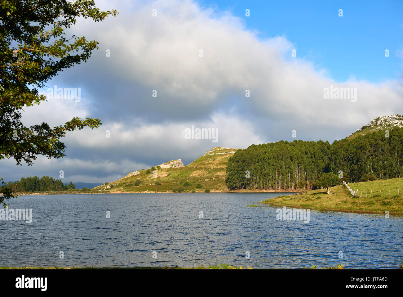 Embalse del Juncal, Cantabria, Spain, Europe Banque D'Images