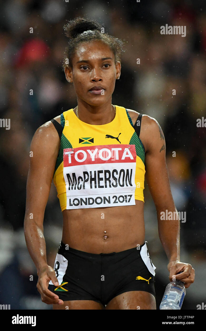 Londres, Royaume-Uni. 9 août 2017. Stephenie Ann McPherson (Jamaïque) sur la ligne de départ dans la women's 400m finale au stade de Londres, sur la sixième journée des Championnats du monde IAAF 2017 à Londres. Crédit : Stephen Chung / Alamy Live News Banque D'Images