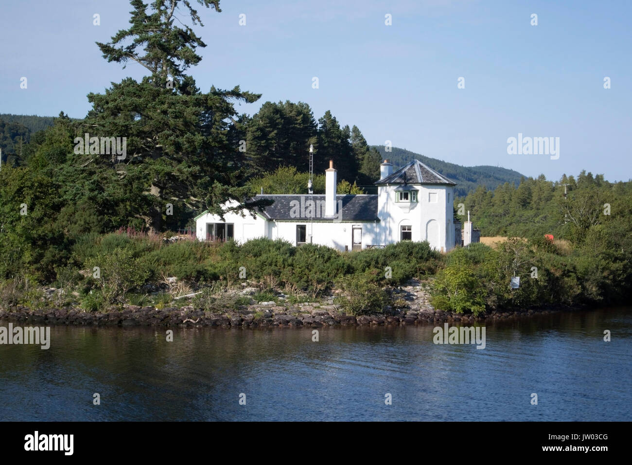 19e siècle phare historique Bona Lochend Caledonian Canal Inverness Ecosse Vue extérieure de 1815 construit une catégorie ancien phare buil Banque D'Images