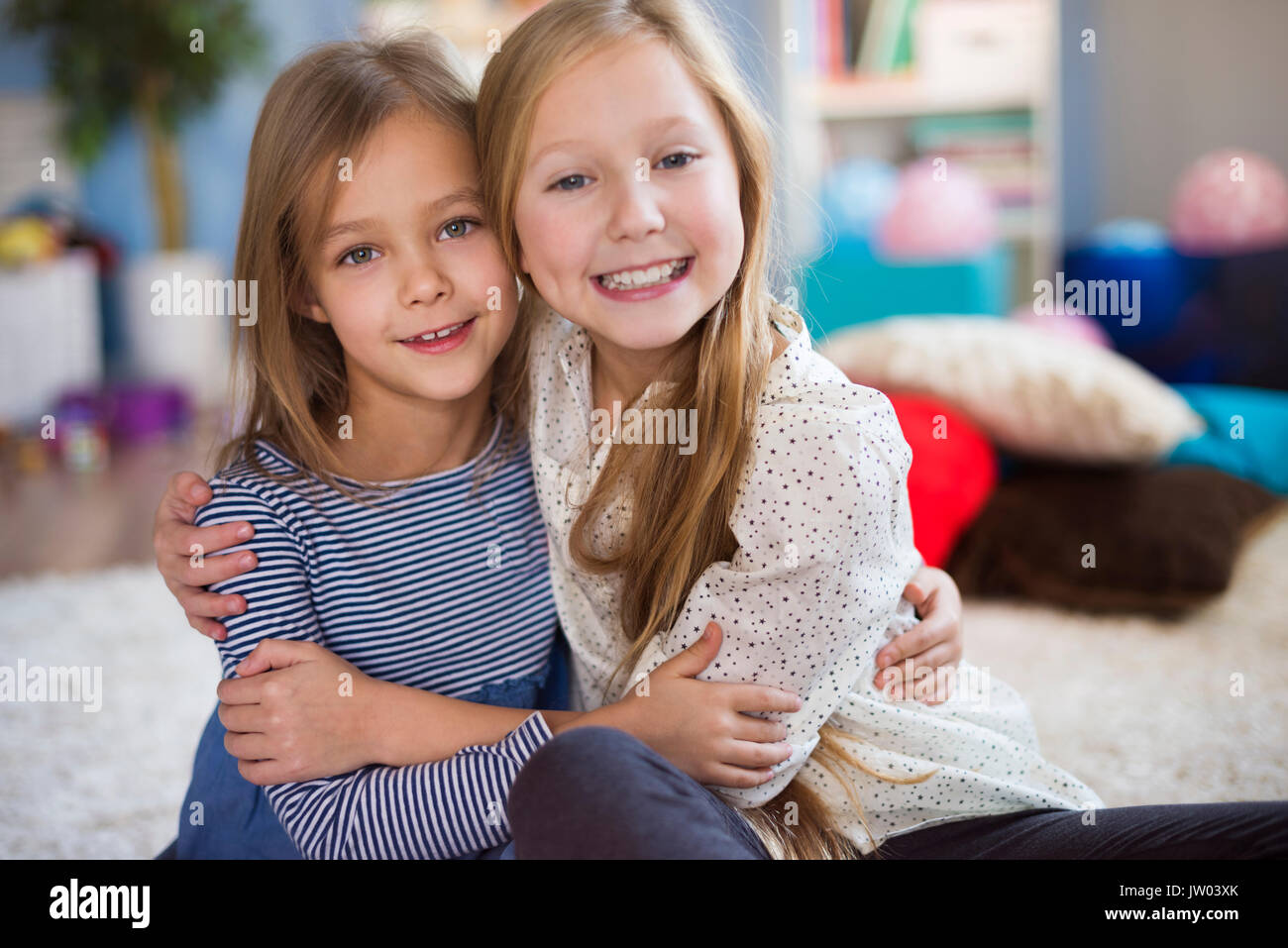 Portrait de charmante blonde soeurs Banque D'Images