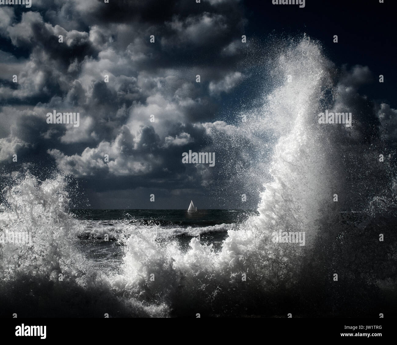 PHOTO ART : mers sauvages à Paphos, Chypre Banque D'Images