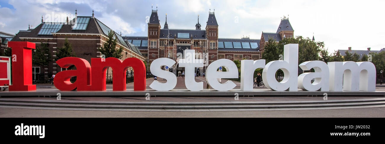 Amsterdam, Pays-Bas - 01 septembre 2016 : Les mots 'Je' en face d'amsterdam le Rijksmuseum (Musée national des Pays-Bas). Banque D'Images