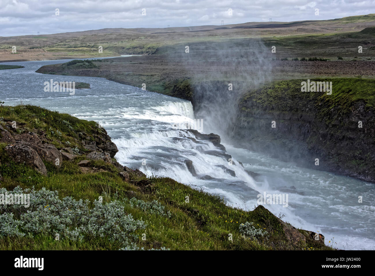 Les chutes de Gullfoss, Golden tombe, tombe 32 mètres, 105 ft dans un canyon, l'Islande, au sud-ouest de l'Islande, Golden Circle Tour Banque D'Images