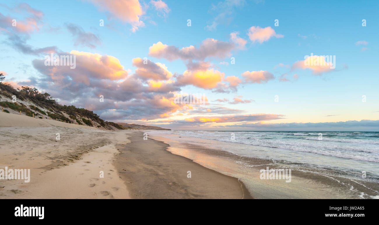 Plage de St clairs, coucher de soleil sur la plage, Otago, île du Sud, Nouvelle-Zélande Banque D'Images