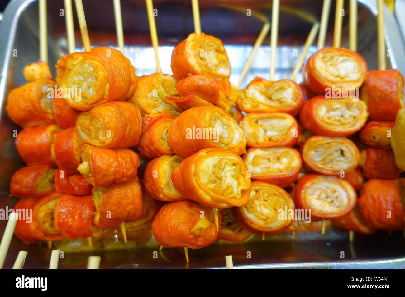 De délicieux aliments de rue dans les rues de l'Asie, Hong Kong, Chine. Banque D'Images