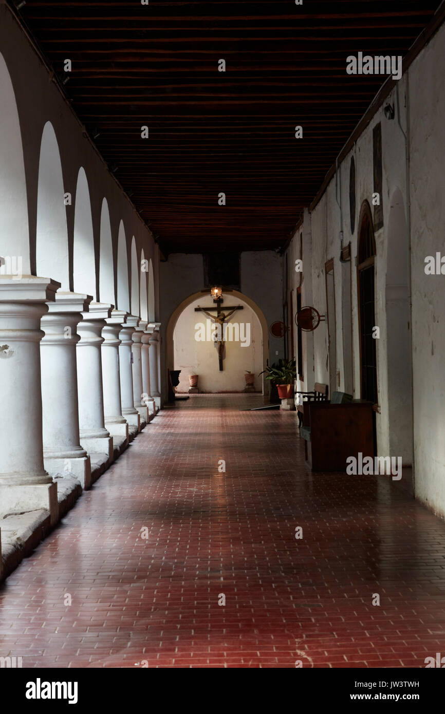 Au cloître Franciscain attaché à l'église de San Francisco (construit 1612), Santiago, Chili, Amérique du Sud Banque D'Images
