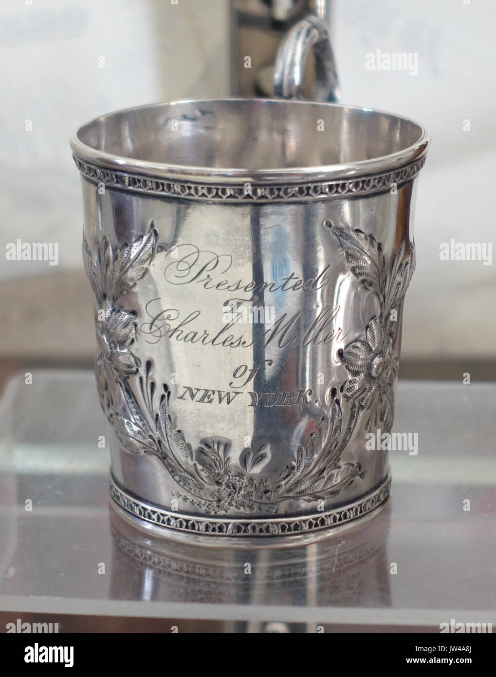 Présentation cup, ville et Witherell orfèvres, Montpelier VT, actif à partir de 1838, de l'argent 1845 Musée de Bennington Bennington, VT DSC08696 Banque D'Images