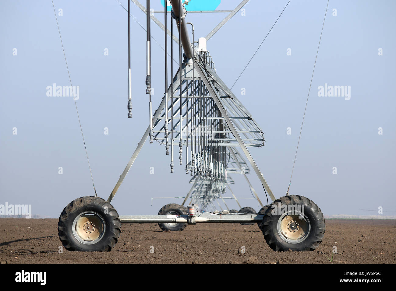 Système de gicleurs à pivot central sur terrain libre Banque D'Images