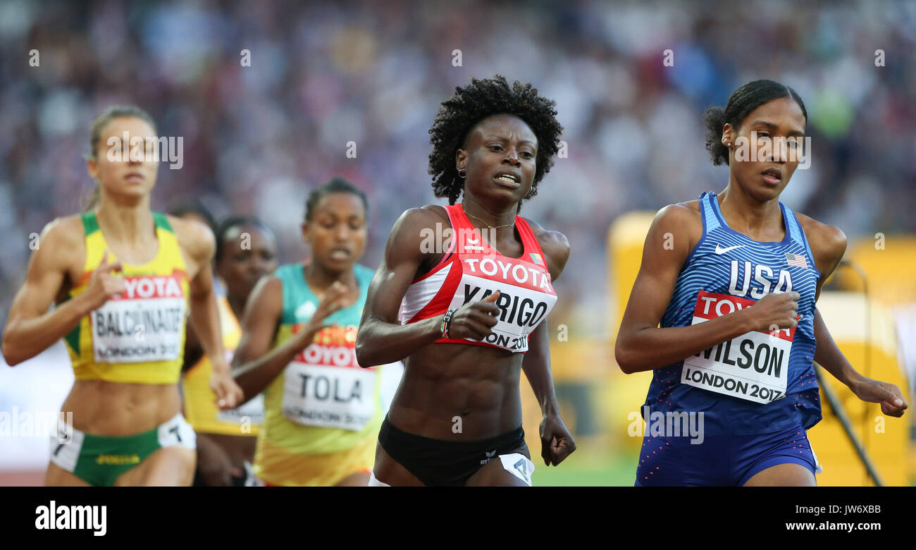 Londres, Royaume-Uni. 10 août, 2017. Londres, le 10 août 2017 . Noélie Yarigo, Bénin, et Ajee Wilson, USA, dans le women's 800m séries sur sept jours de l'IAAF 2017 Championnats du monde de Londres au London Stadium. Crédit : Paul Davey/Alamy Live News Banque D'Images