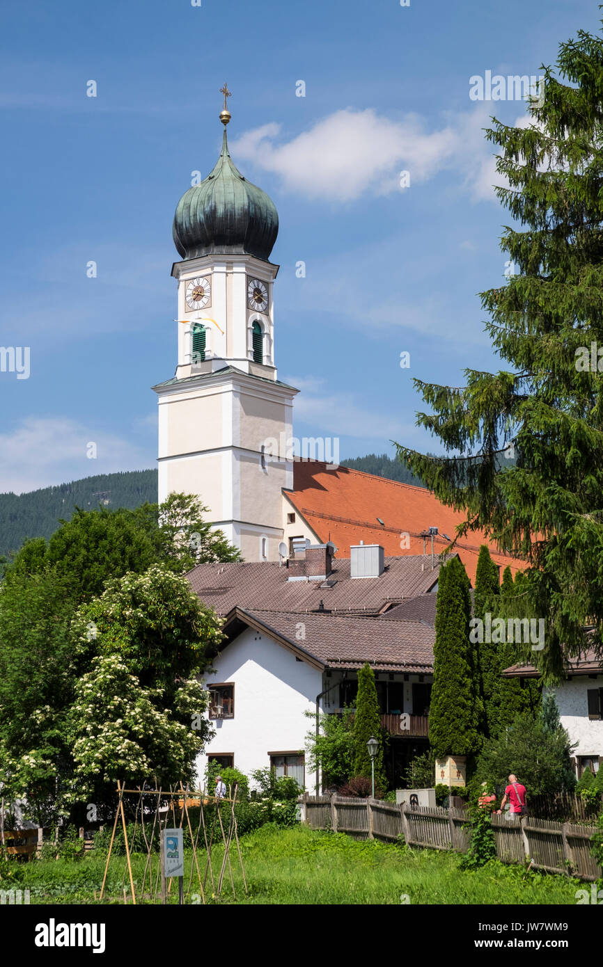 L'Oignon dôme de l'église Saint Pierre et Paul à Oberammergau, Garmisch Partenkirchen, Bavière, Allemagne Banque D'Images